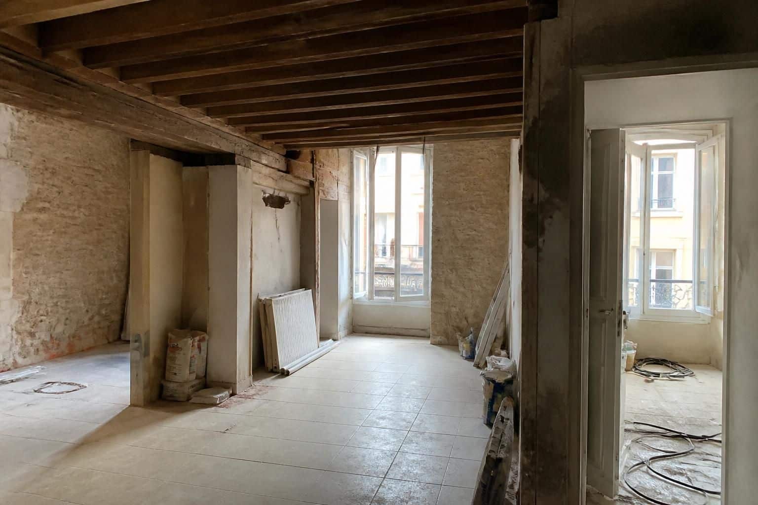 découvrez ce qu'il est possible de faire pour abattre une cloison dans un immeuble canut de la croix-rousse, en respectant les règles et contraintes spécifiques à ce type de bâtiment.