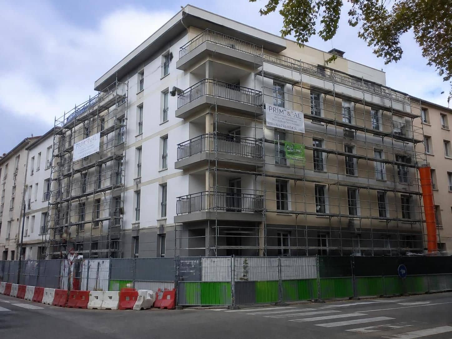 découvrez les aides proposées par la métropole de lyon pour financer l'isolation de votre copropriété avec le programme écoréno'v et améliorer votre confort énergétique.