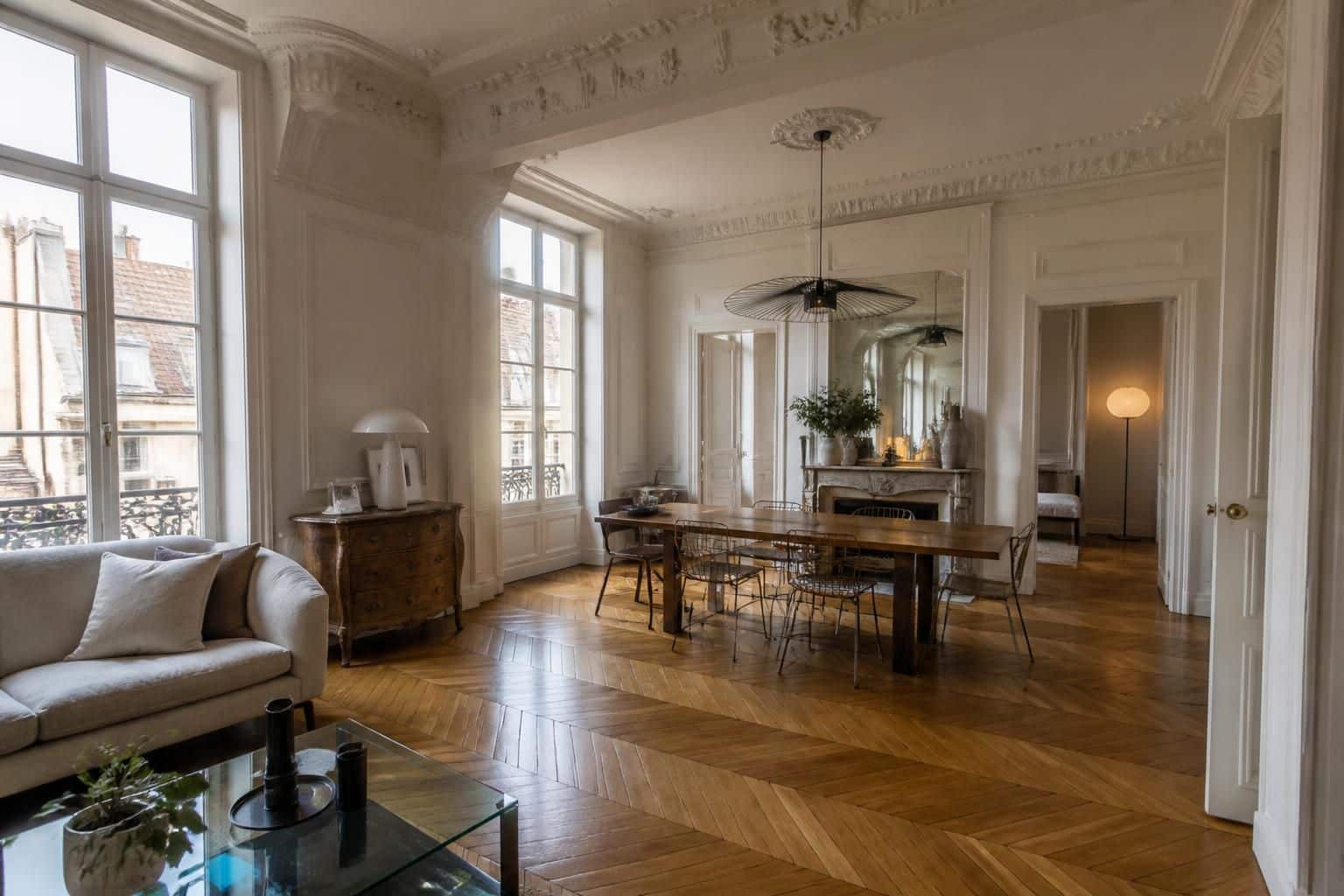 découvrez comment rénover un parquet ancien dans un appartement du vieux lyon pour allier charme d'antan et modernité. conseils pratiques et astuces d'experts pour un résultat authentique.